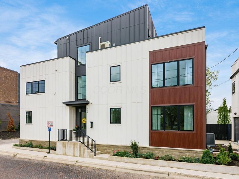 289 Detroit Avenue, Columbus, OH 43201 Photo 1