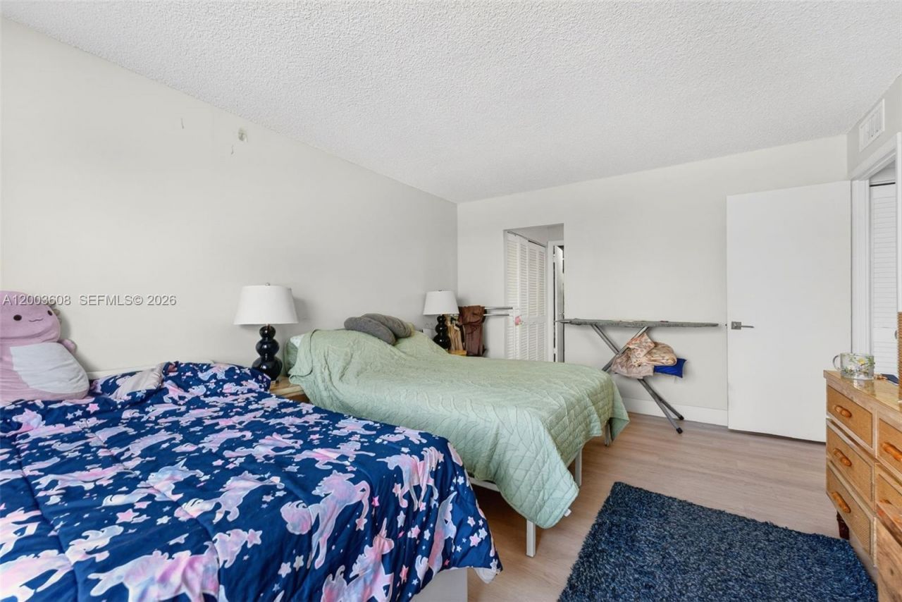 401 Golden Isles Dr , Unit 303, Hallandale Beach, FL 33009 Photo