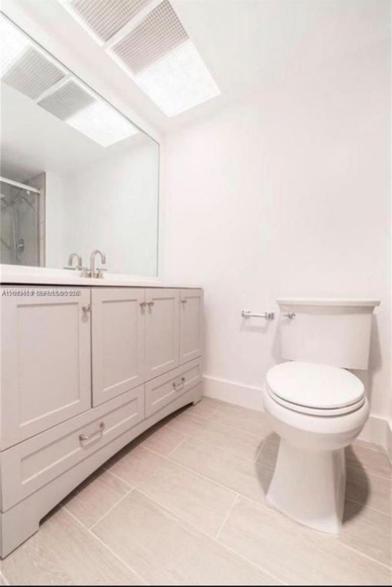 250 174th St , Unit 312, Sunny Isles Beach, FL 33160 Photo