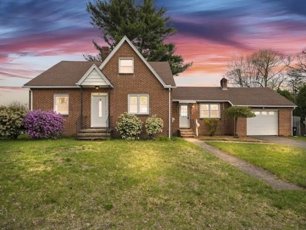 91 Haven Ave, Chicopee, MA 01013