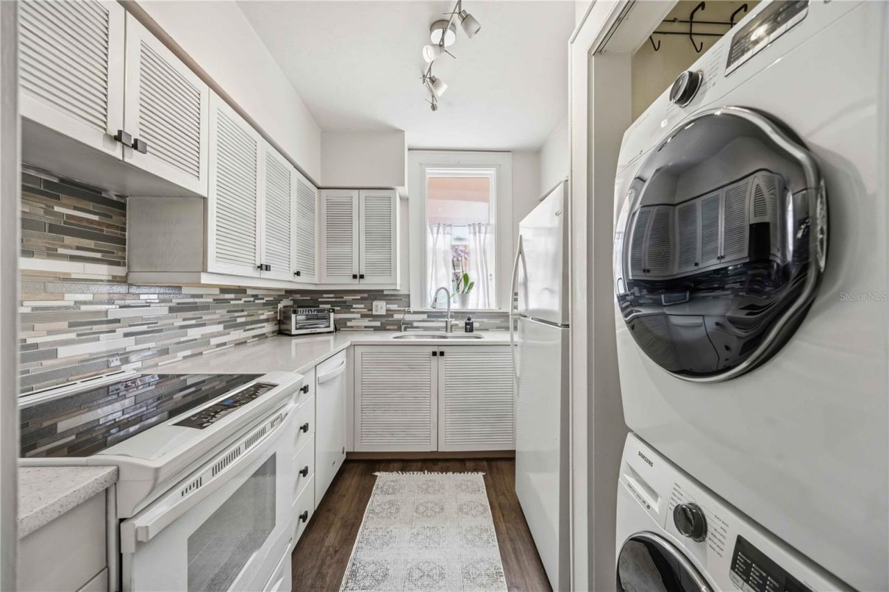 1221 N Palm Avenue , Unit 203, Sarasota, FL 34236 Photo