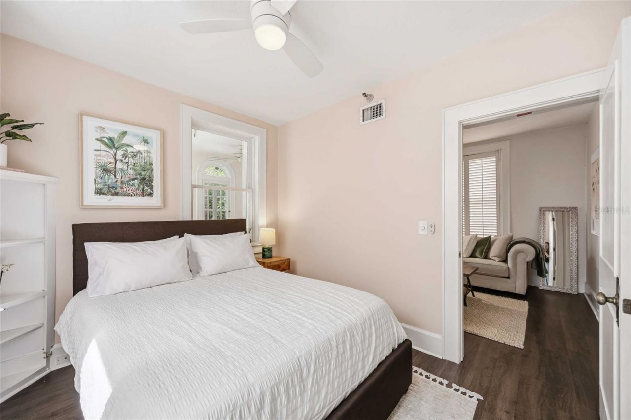 1221 N Palm Avenue , Unit 203, Sarasota, FL 34236 Photo