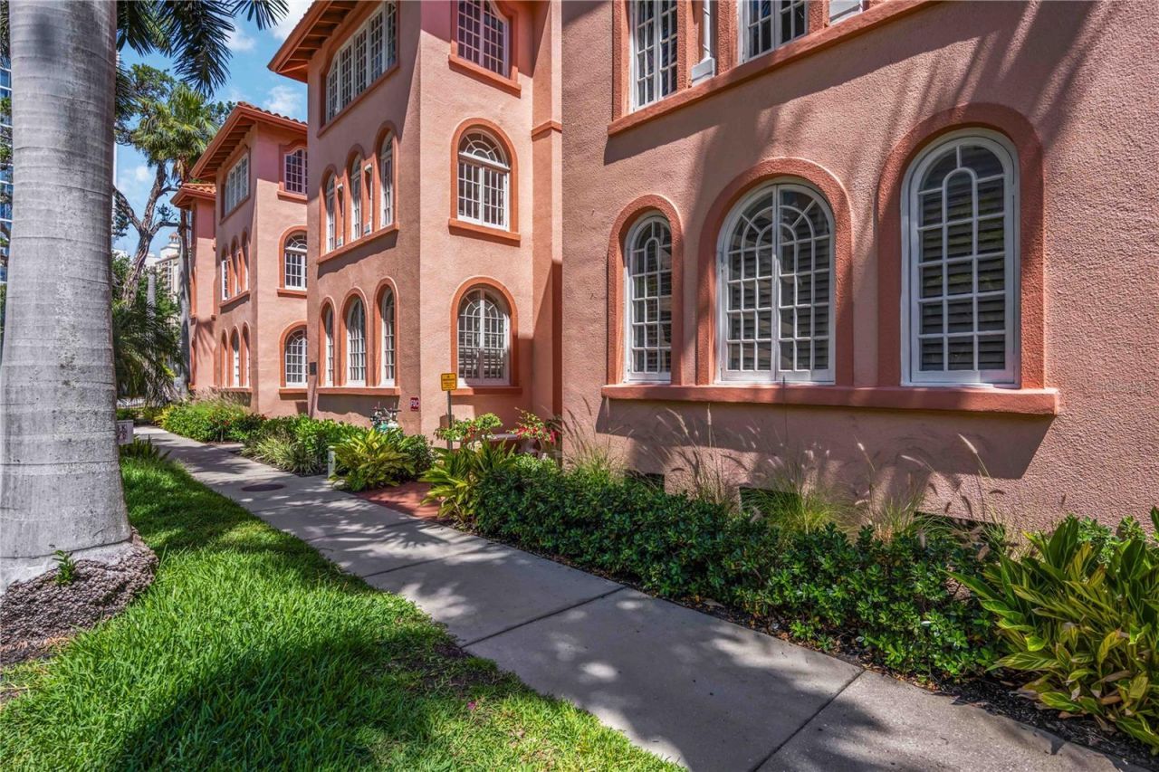 1221 N Palm Avenue , Unit 203, Sarasota, FL 34236 Photo