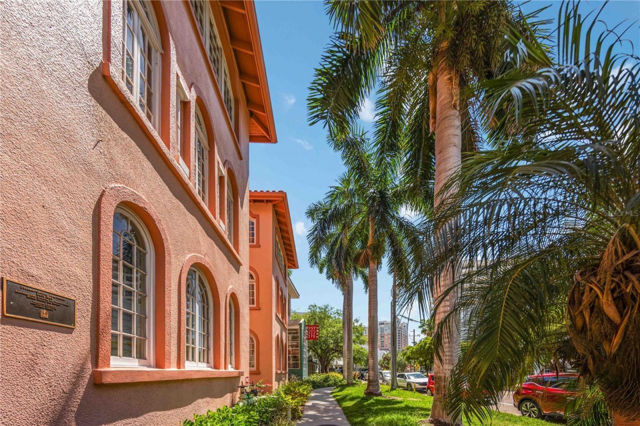 1221 N Palm Avenue , Unit 203, Sarasota, FL 34236 Photo