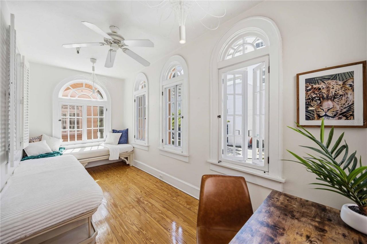 1221 N Palm Avenue , Unit 203, Sarasota, FL 34236 Photo