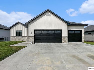 1113 Annabel Avenue , Hickman, NE 68372