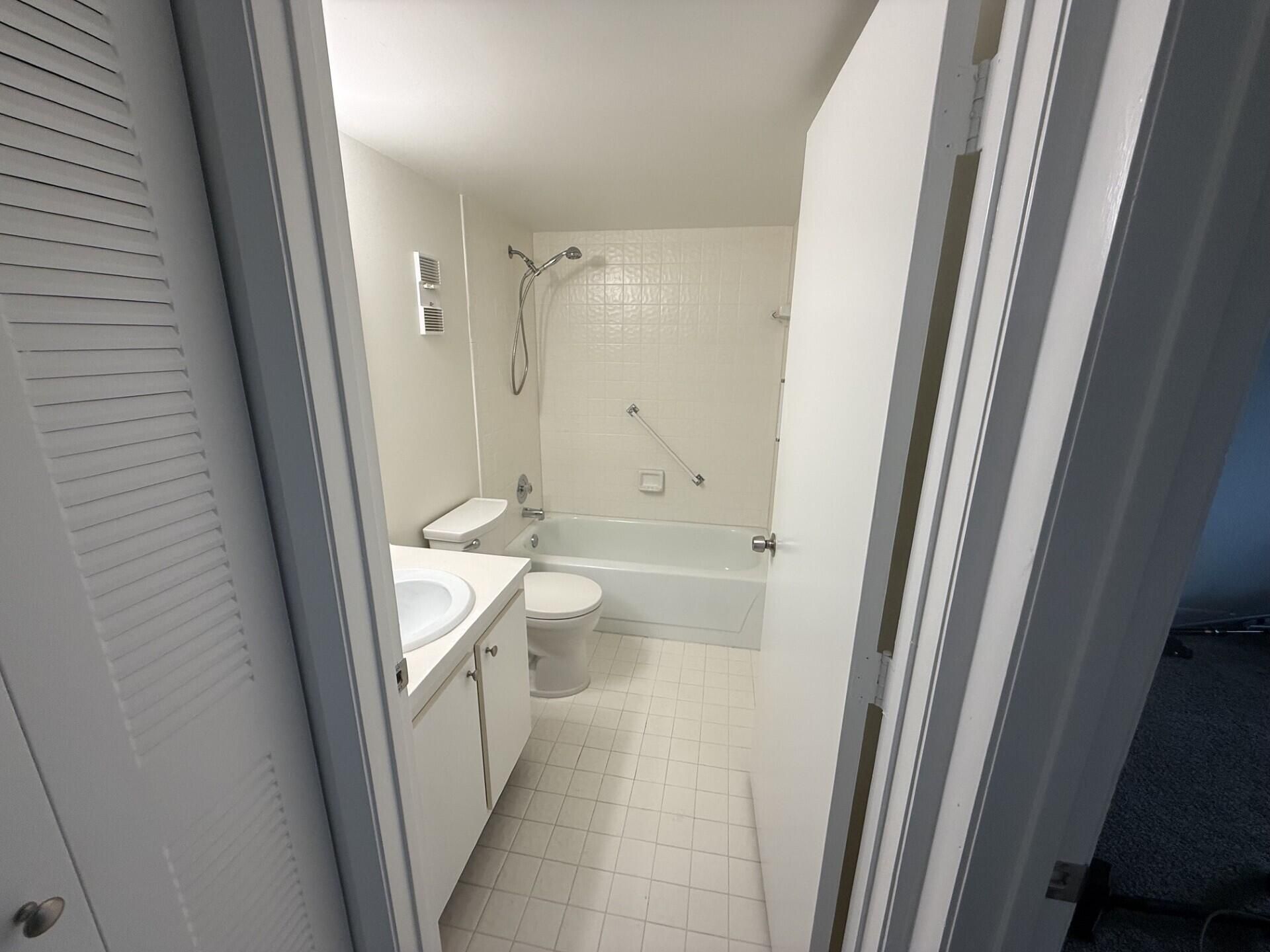 14307 Bedford Drive, Unit 302, Delray Beach, FL 33446 Photo
