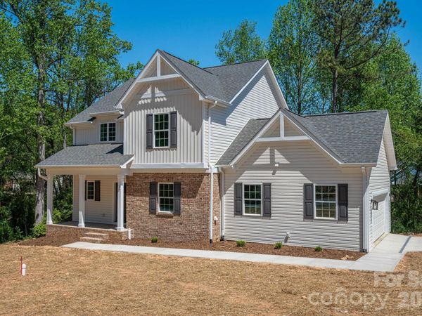 17 Tennyson Drive, Taylorsville, NC 28681