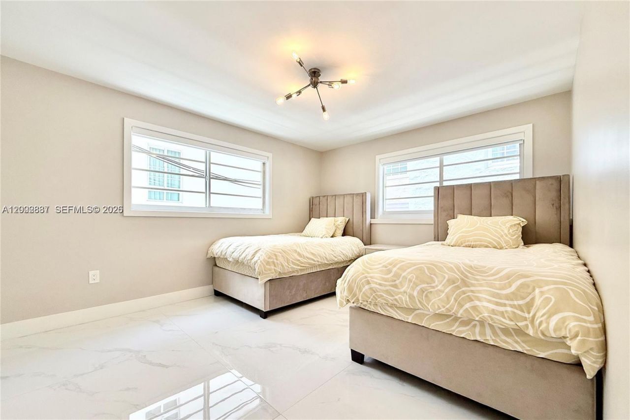 4122 Collins Ave , Unit 2B, Miami Beach, FL 33140 Photo