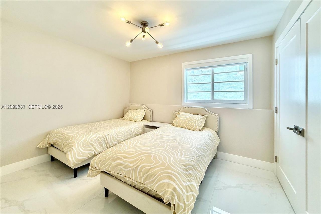 4122 Collins Ave , Unit 2B, Miami Beach, FL 33140 Photo