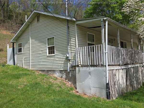 2112 Bench Way, Charleston, WV 25311