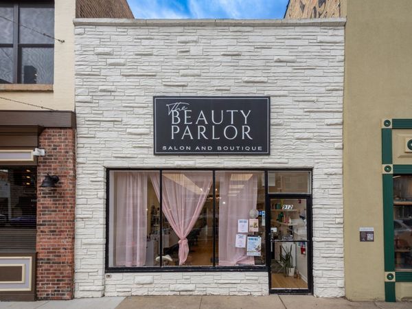 912 Main Street , Antioch, IL 60002