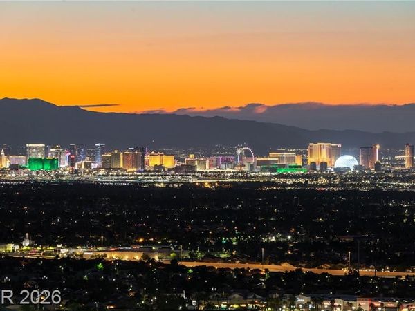 426 Tranquil Peak Court, Henderson, NV 89012