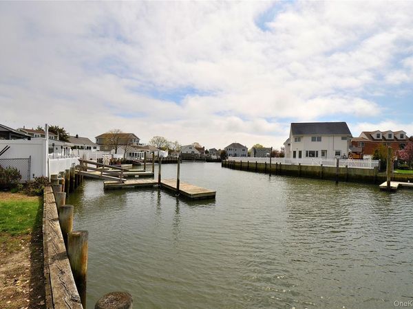 2586 Riverside Drive , Wantagh, NY 11793