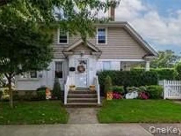 239 Bryant Avenue , Floral Park, NY 11001