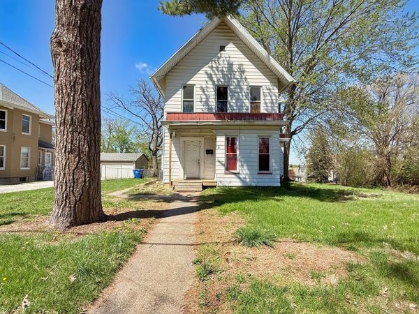 1155 12th Avenue , Moline, IL 61265