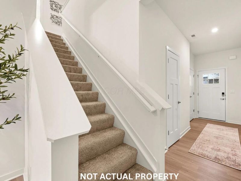 3262 Calveylee Lane , Columbus, OH 43232 Photo 4