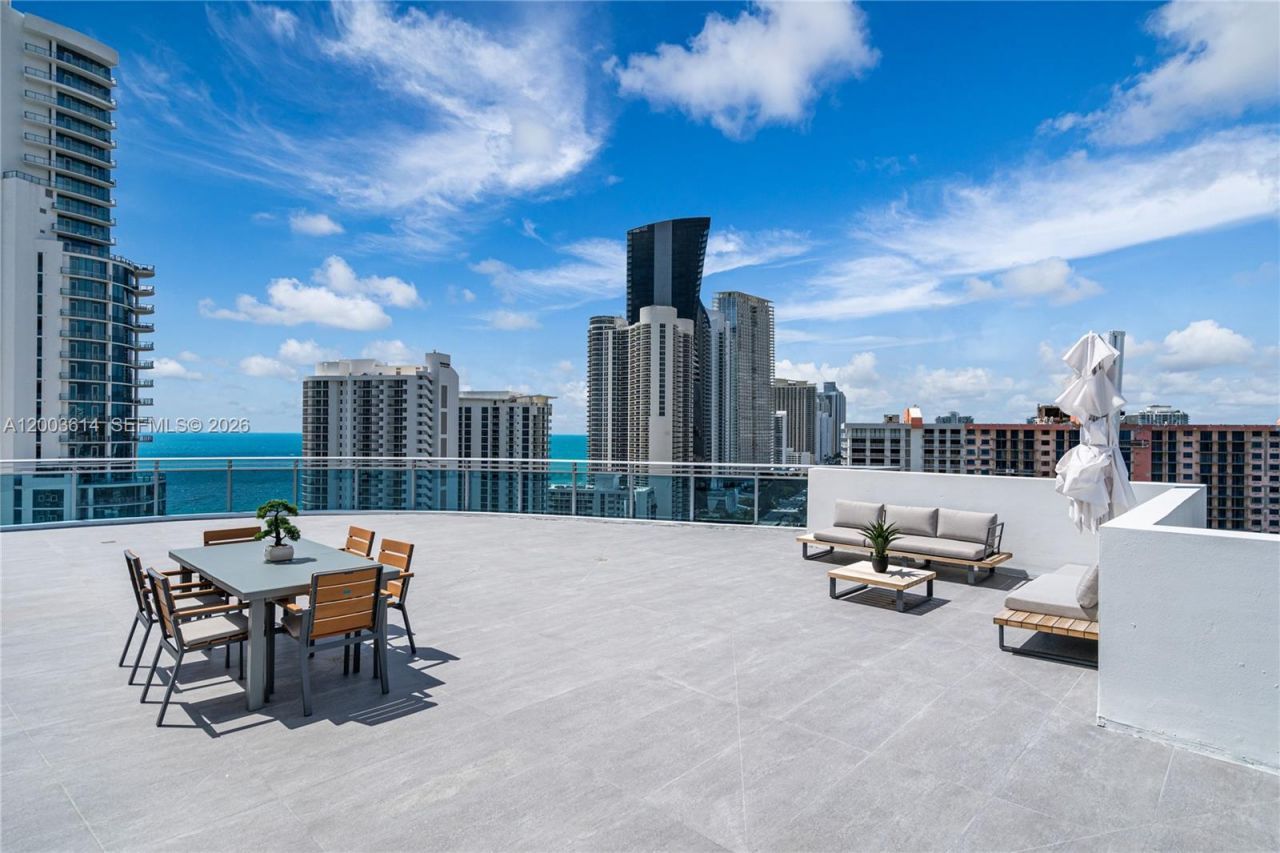 17550 Collins Ave , Unit PH1, Sunny Isles Beach, FL 33160 Photo