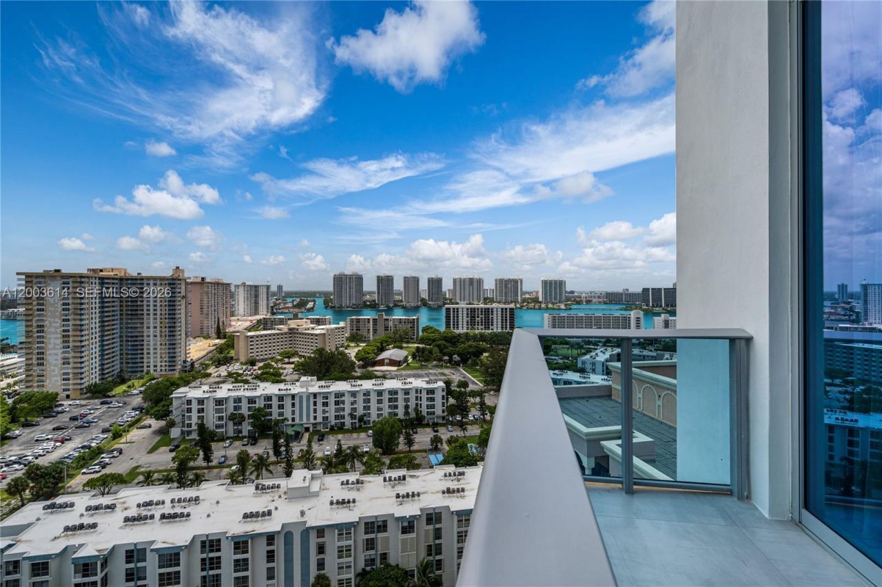 17550 Collins Ave , Unit PH1, Sunny Isles Beach, FL 33160 Photo