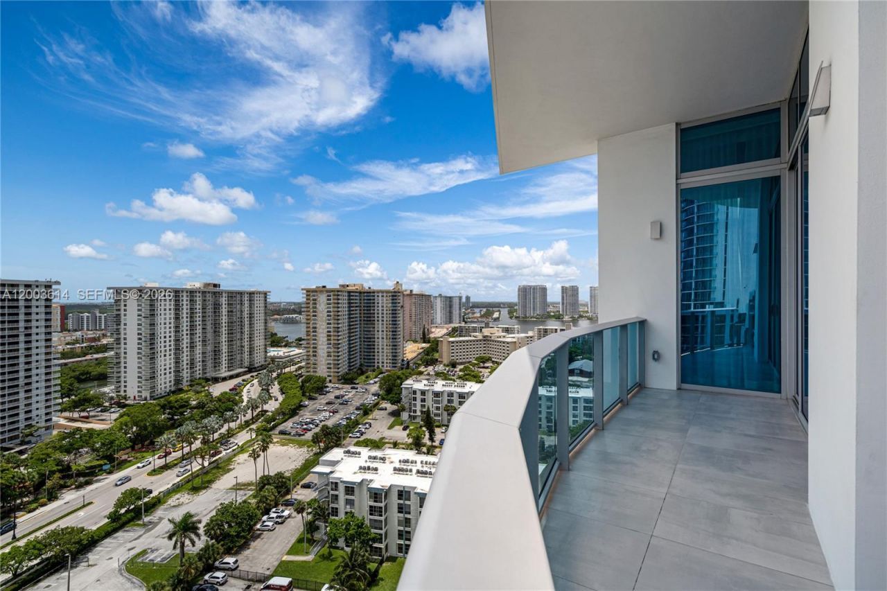 17550 Collins Ave , Unit PH1, Sunny Isles Beach, FL 33160 Photo