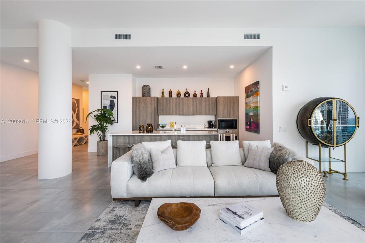 17550 Collins Ave , Unit PH1, Sunny Isles Beach, FL 33160 Photo