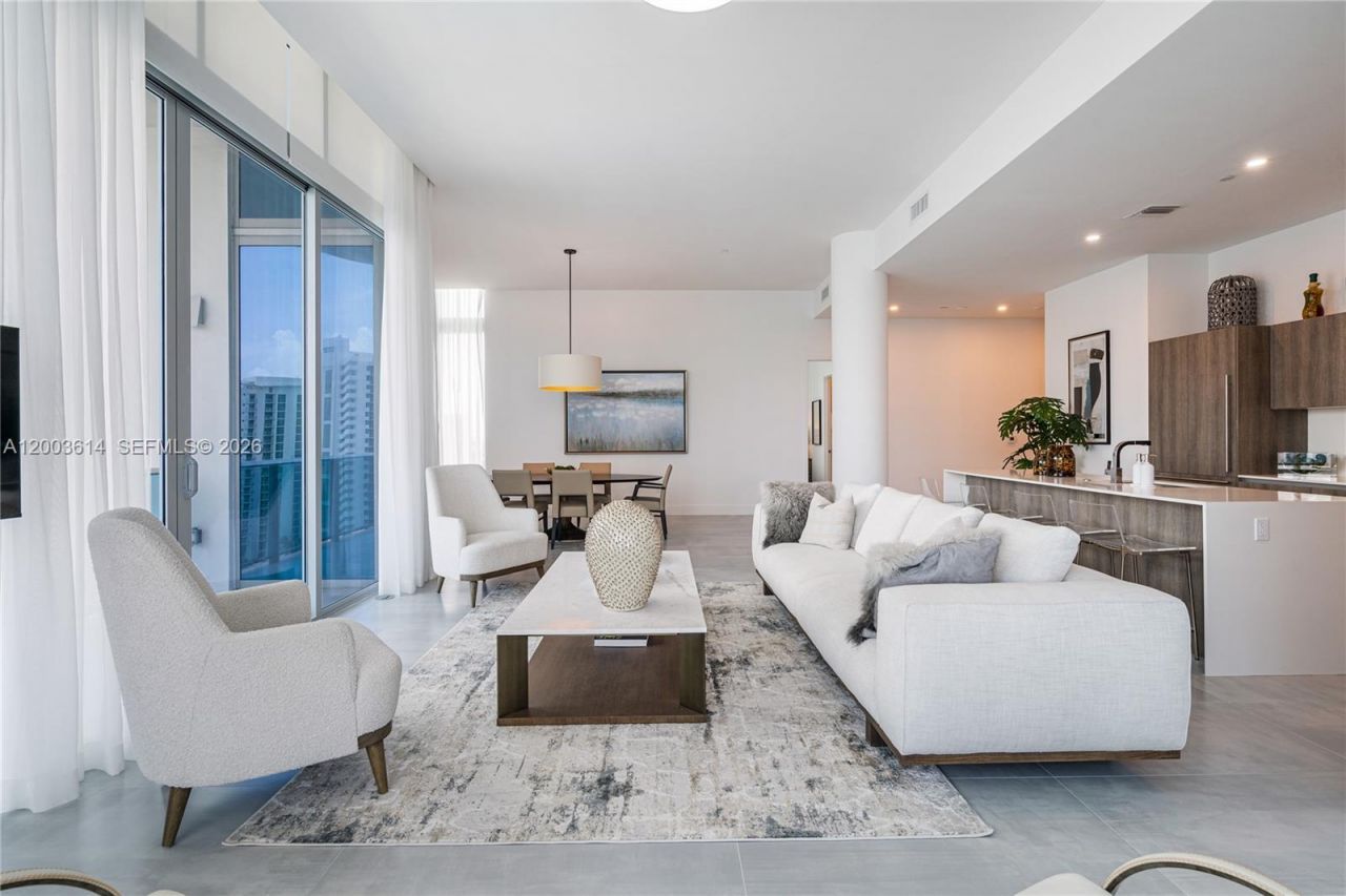 17550 Collins Ave , Unit PH1, Sunny Isles Beach, FL 33160 Photo