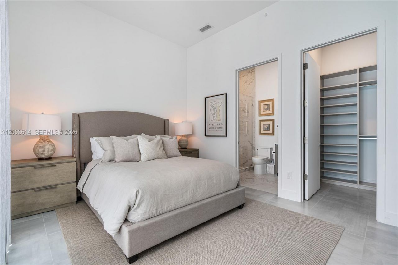 17550 Collins Ave , Unit PH1, Sunny Isles Beach, FL 33160 Photo