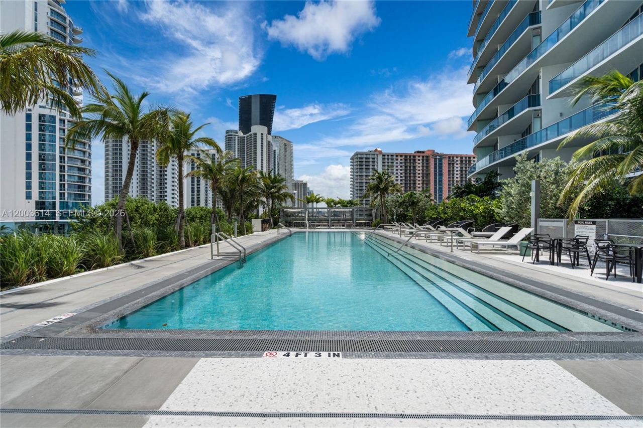 17550 Collins Ave , Unit PH1, Sunny Isles Beach, FL 33160 Photo