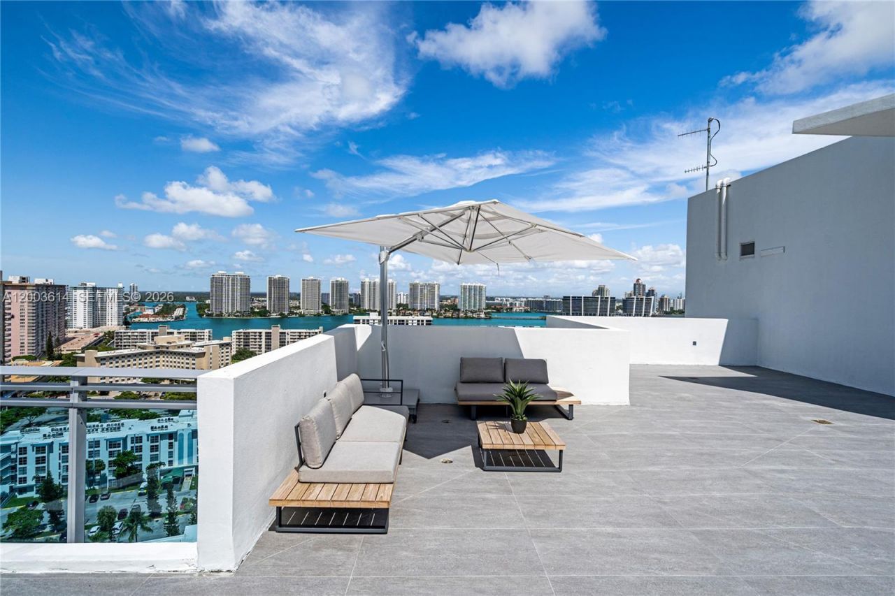 17550 Collins Ave , Unit PH1, Sunny Isles Beach, FL 33160 Photo