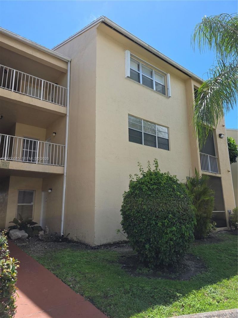 15330 SW 106th Ter , Unit 911, Miami, FL 33196 Photo