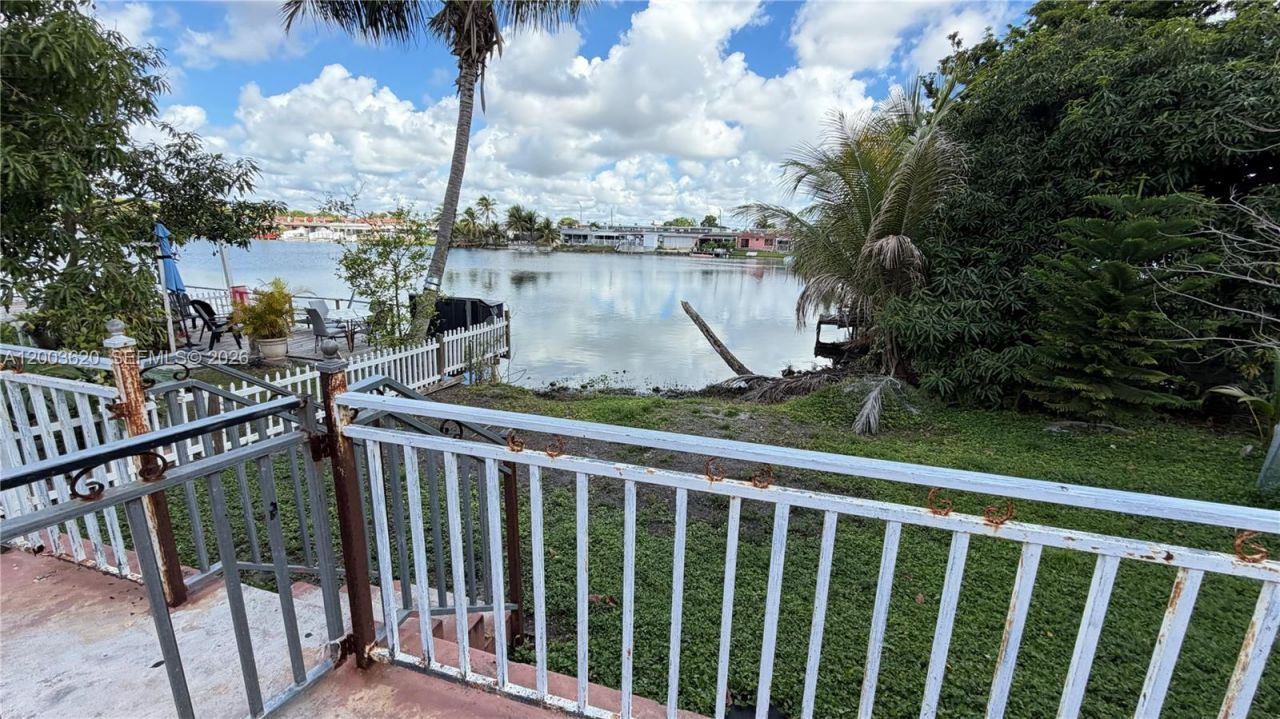 839 W 77th St , Hialeah, FL 33014 Photo