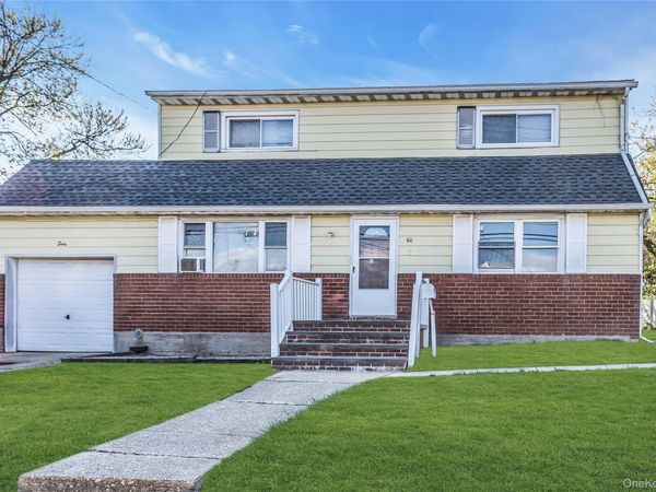 60 E Carmans Road, Farmingdale, NY 11735