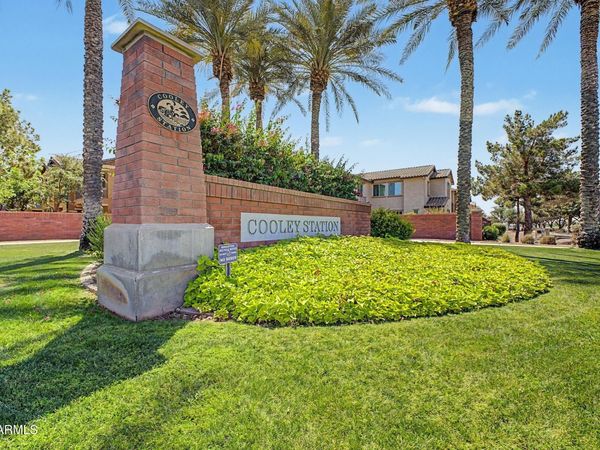 905 S OSBORN Lane, Gilbert, AZ 85296