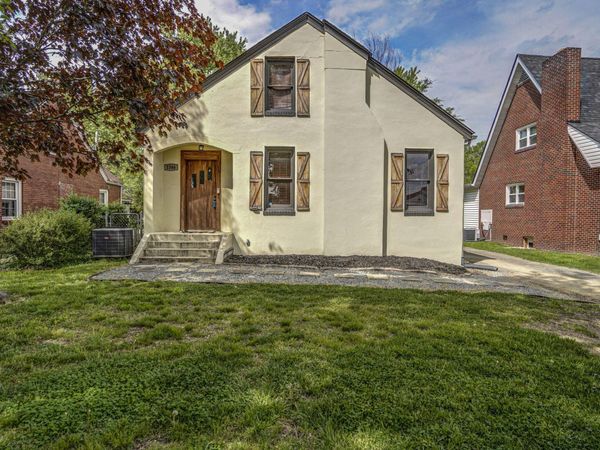 1346 East Center Street, Kingsport, TN 37664