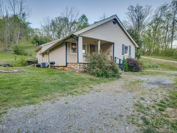 212 Weaver Hill Road, Johnson City, TN 37601