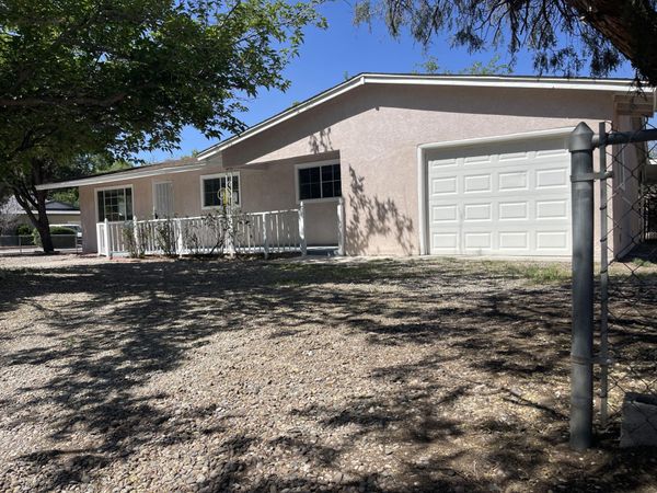 901 Zearing Place NW, Albuquerque, NM 87104