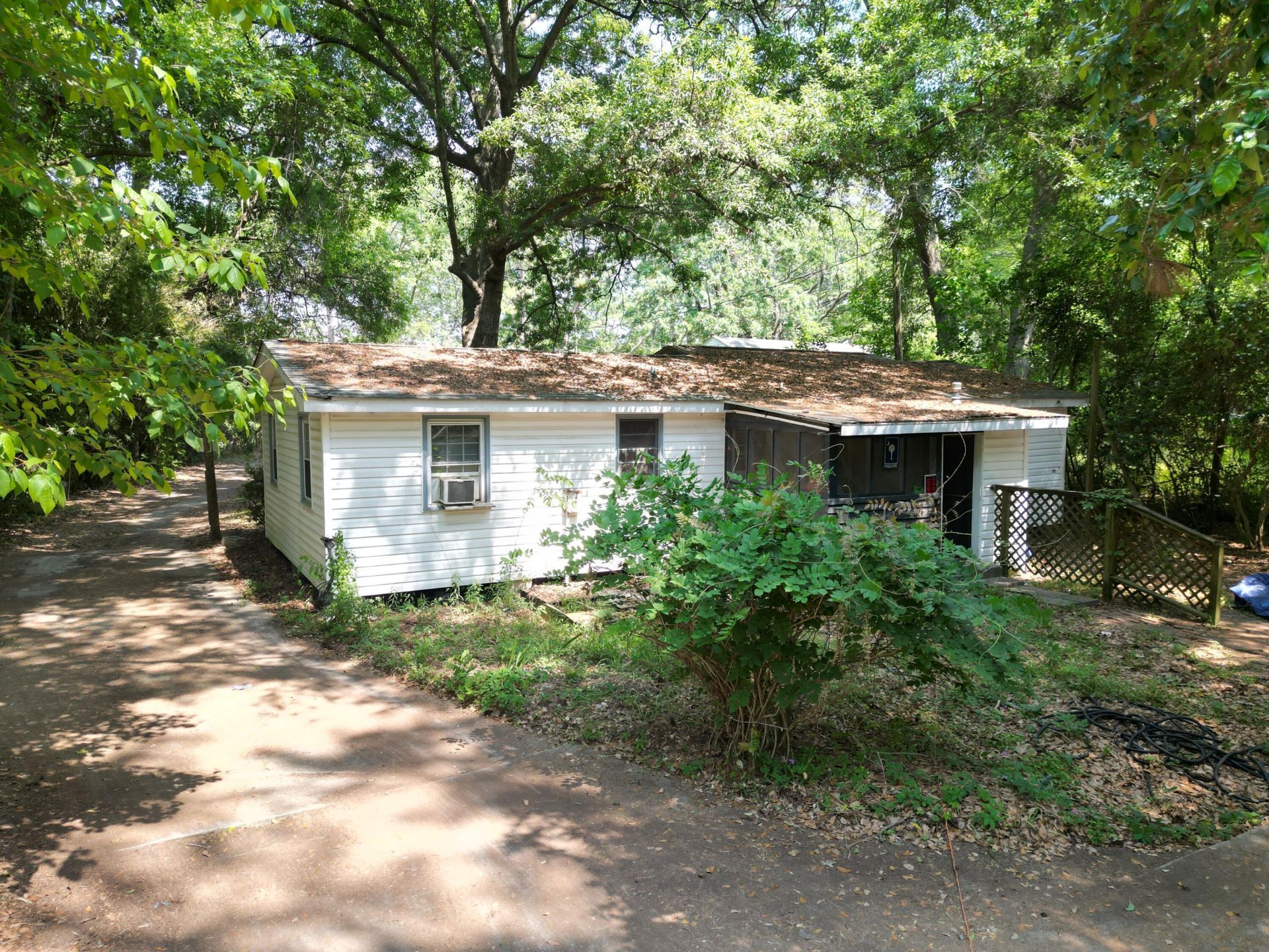 1738 Dogwood Road Photo 4