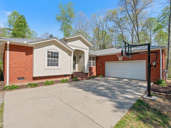 6914 McAdoo Branch Rd , Lyles, TN 37098