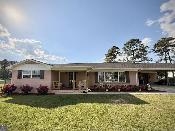 396 Douglas Highway, Hazlehurst, GA 31539