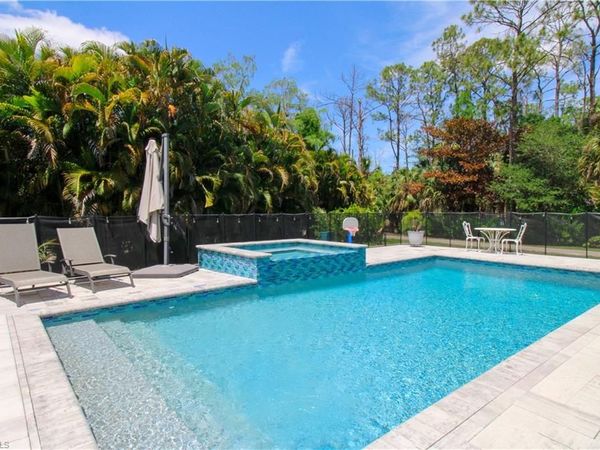 721 Logan BLVD S, NAPLES, FL 34119