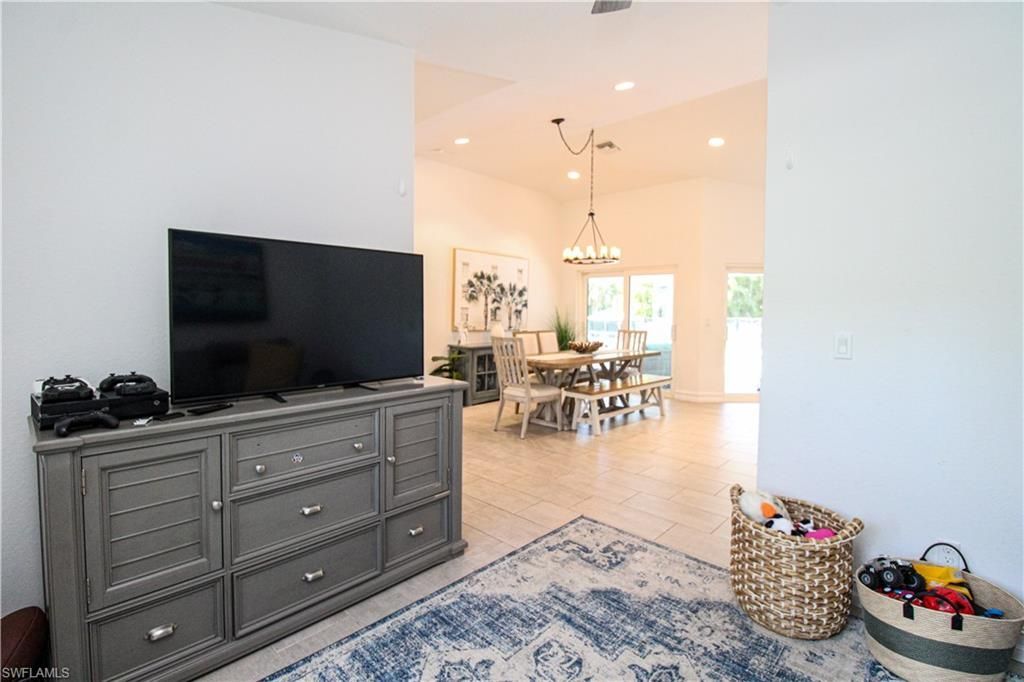 721 Logan Blvd S, Naples, FL 34119 Photo