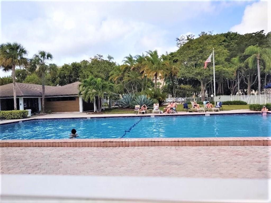 2691 S Course Drive, Unit 409, Pompano Beach, FL 33069 Photo