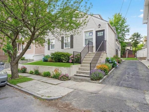 219 E 238th Street, Bronx, NY 10470