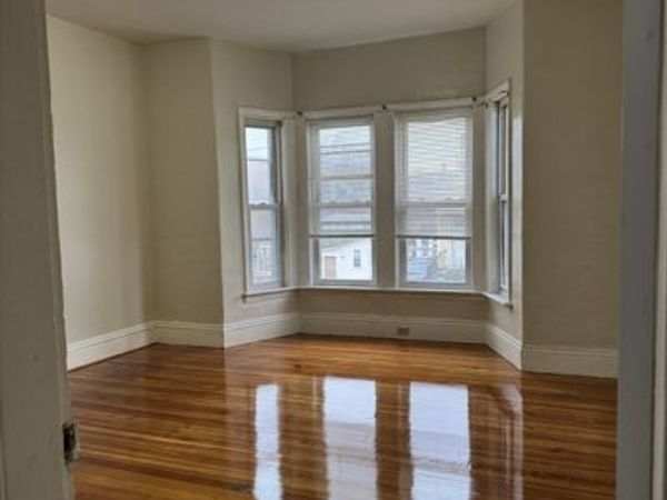 14 Holyoke St, Unit 1, Malden, MA 02148