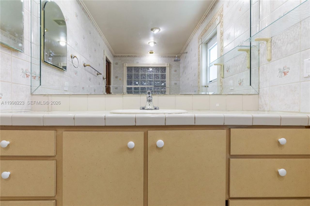 8970 Johnson St , Pembroke Pines, FL 33024 Photo