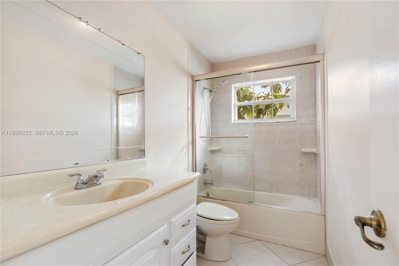 8970 Johnson St , Pembroke Pines, FL 33024 Photo