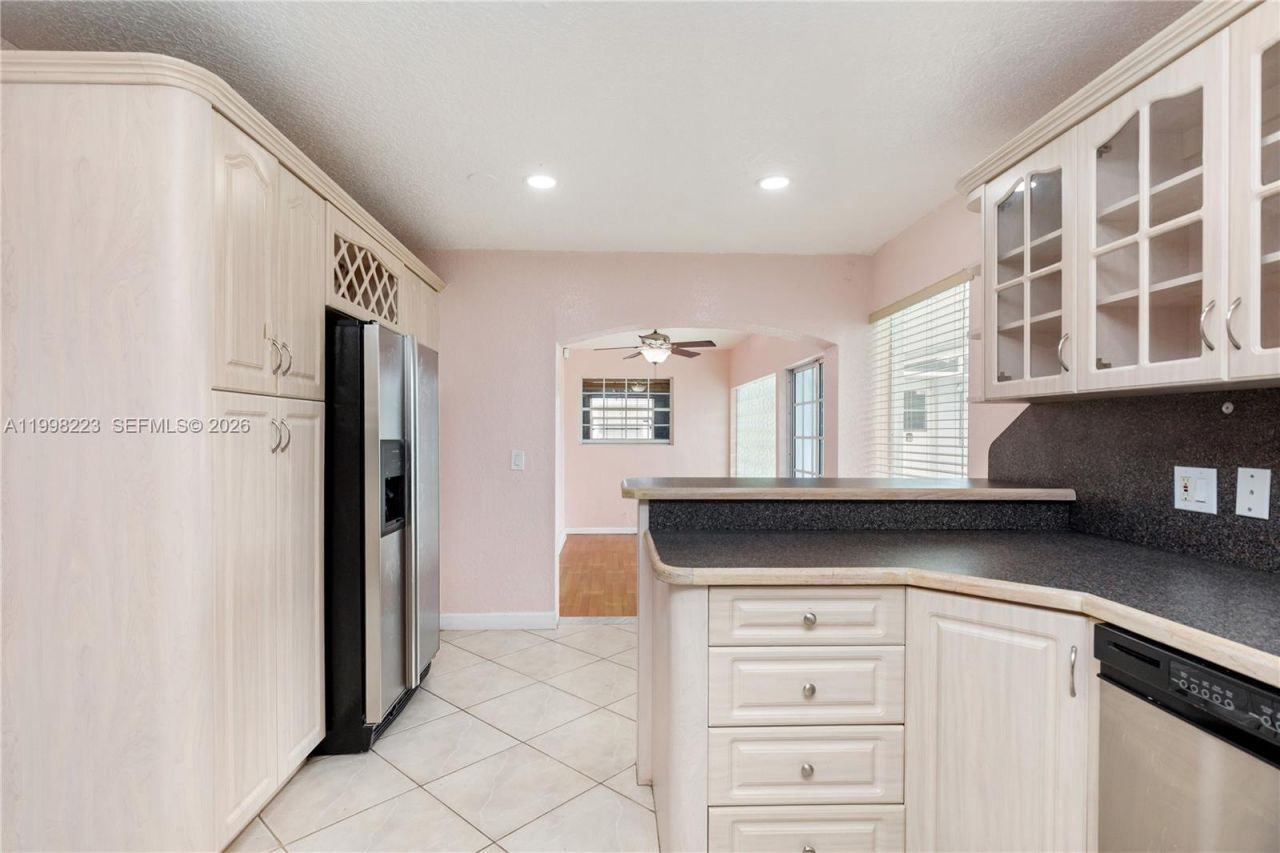 8970 Johnson St , Pembroke Pines, FL 33024 Photo