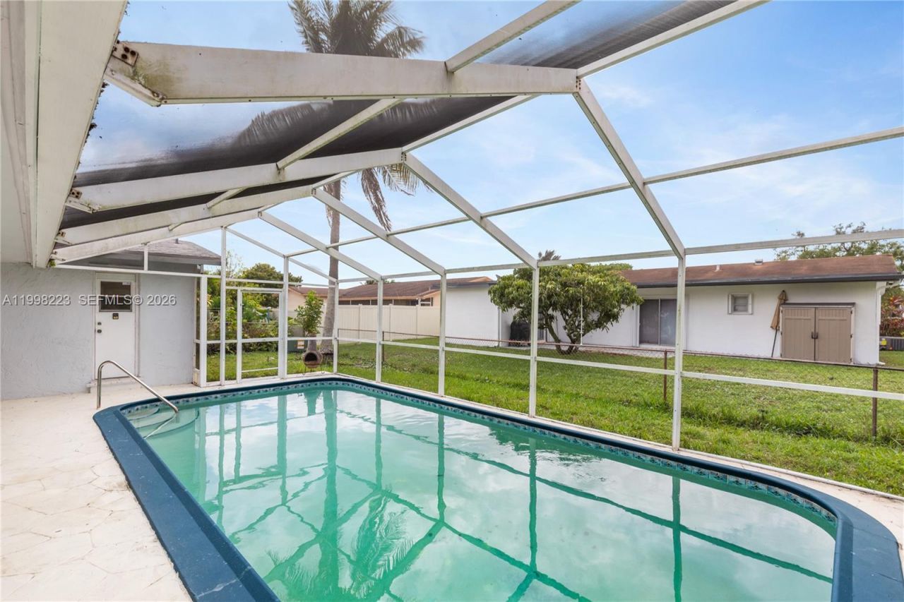 8970 Johnson St , Pembroke Pines, FL 33024 Photo