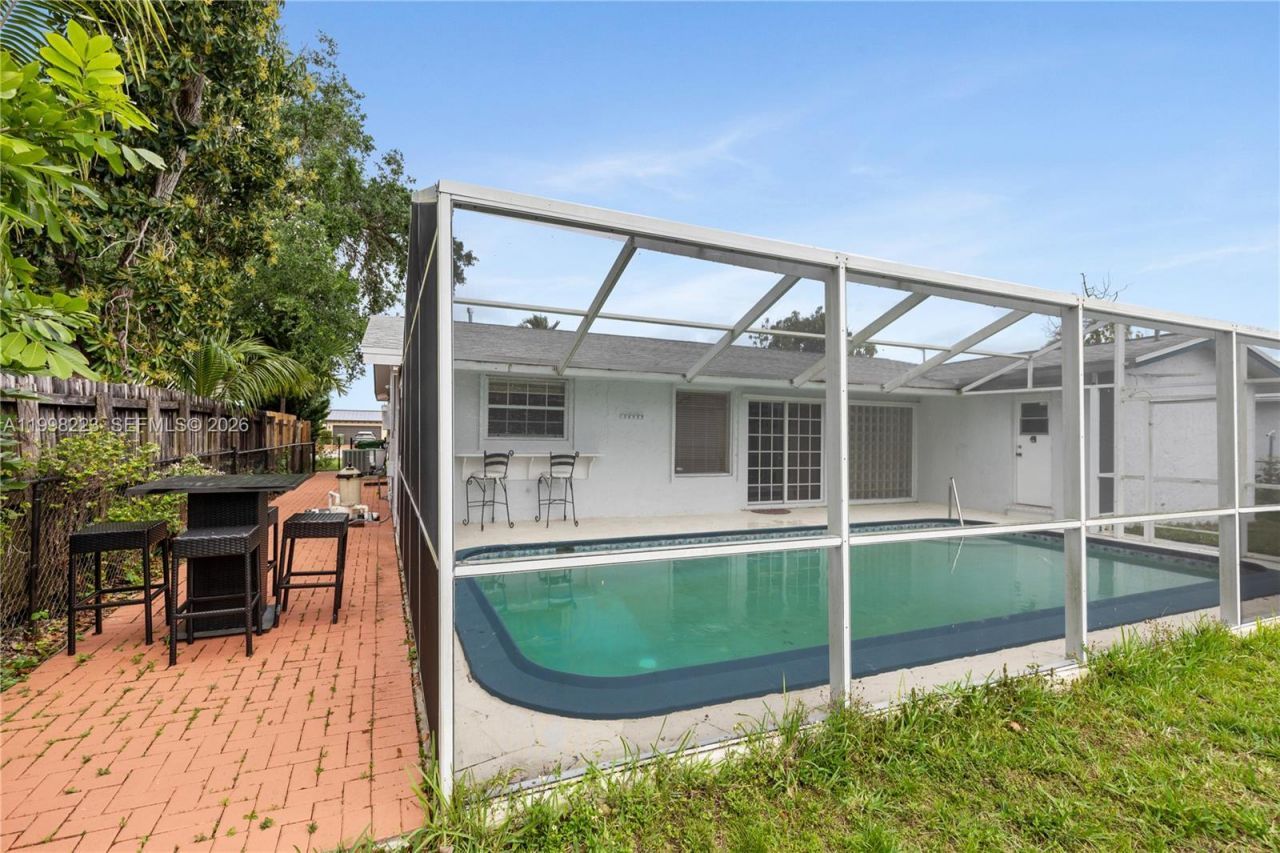 8970 Johnson St , Pembroke Pines, FL 33024 Photo