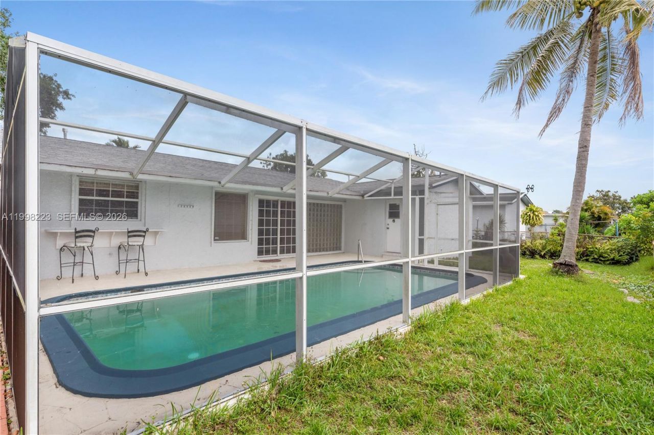 8970 Johnson St , Pembroke Pines, FL 33024 Photo